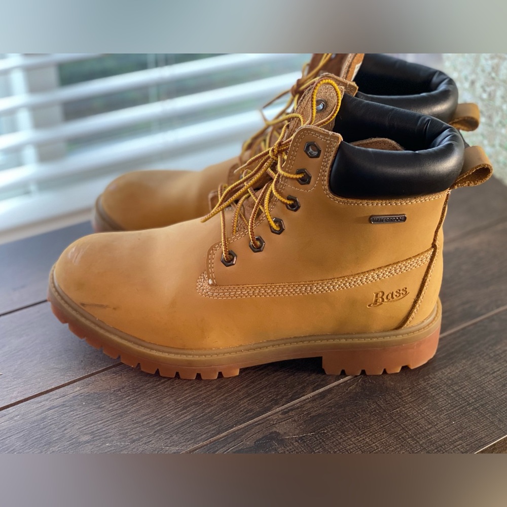 G H Bass & Co. Waterproof Leather Killington Boots - Picture 15 of 15